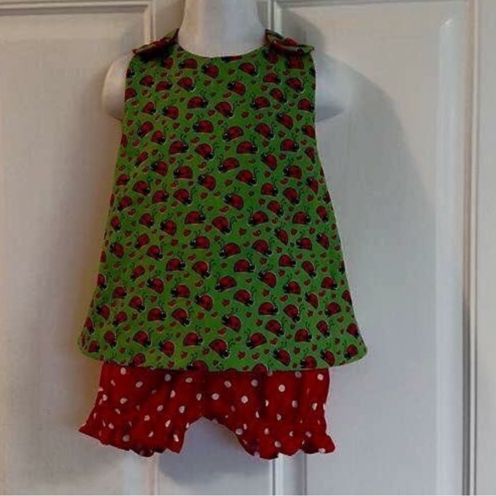 NWOT Custom sewn size 2 red ladybug criss  cross top/red/white dot bloomers